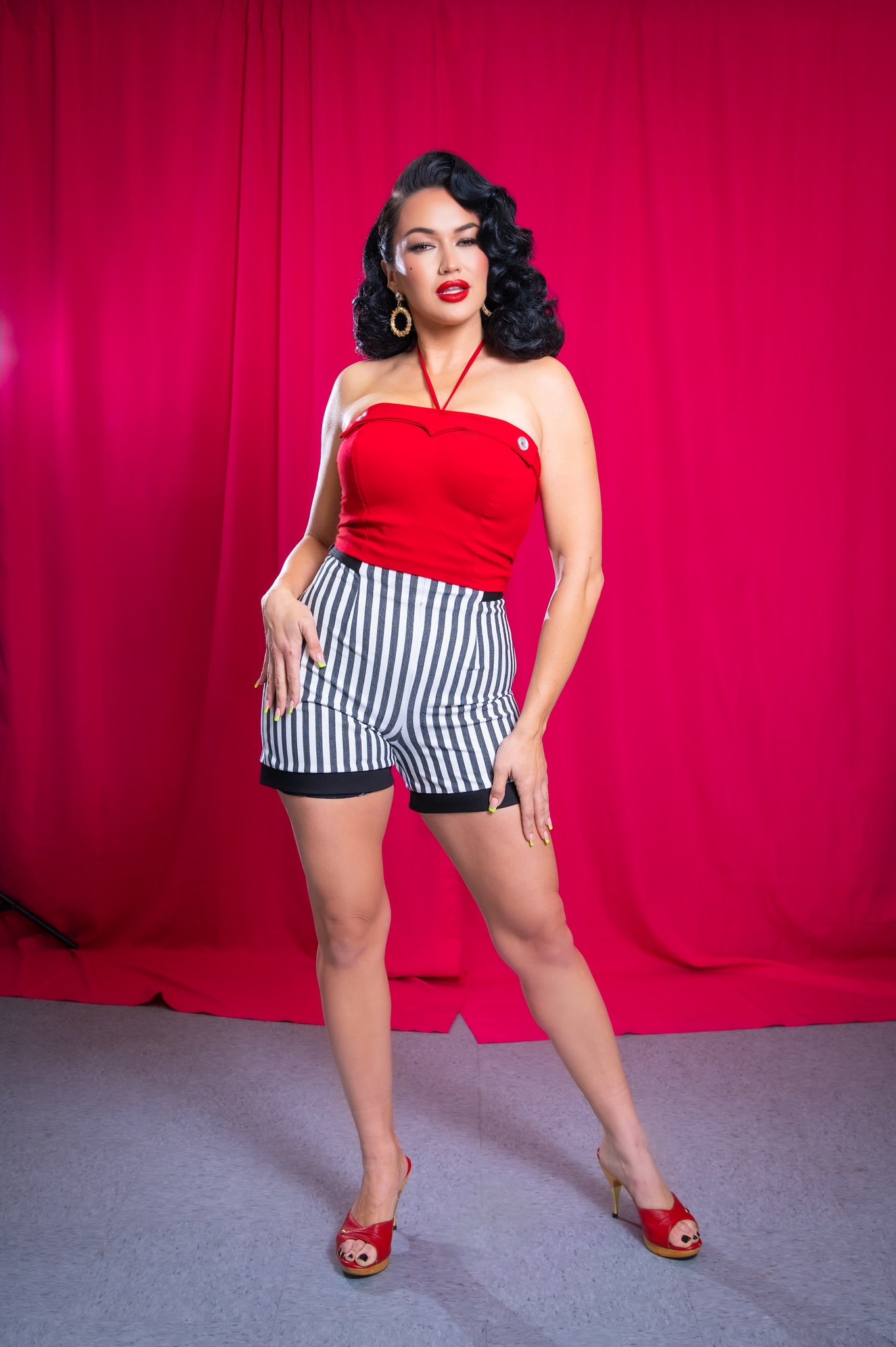 The QUEEN Sun Top in Red