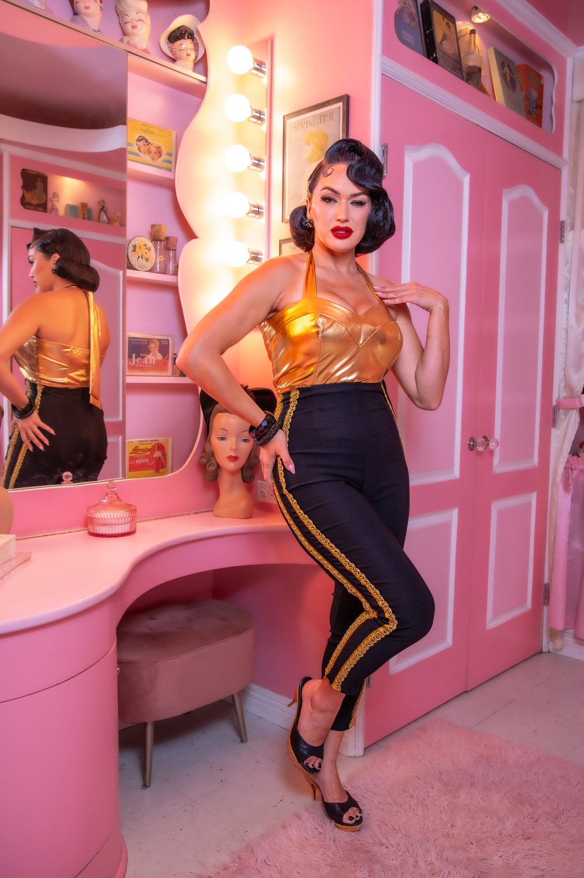 Toreador Pants in Black with Gold