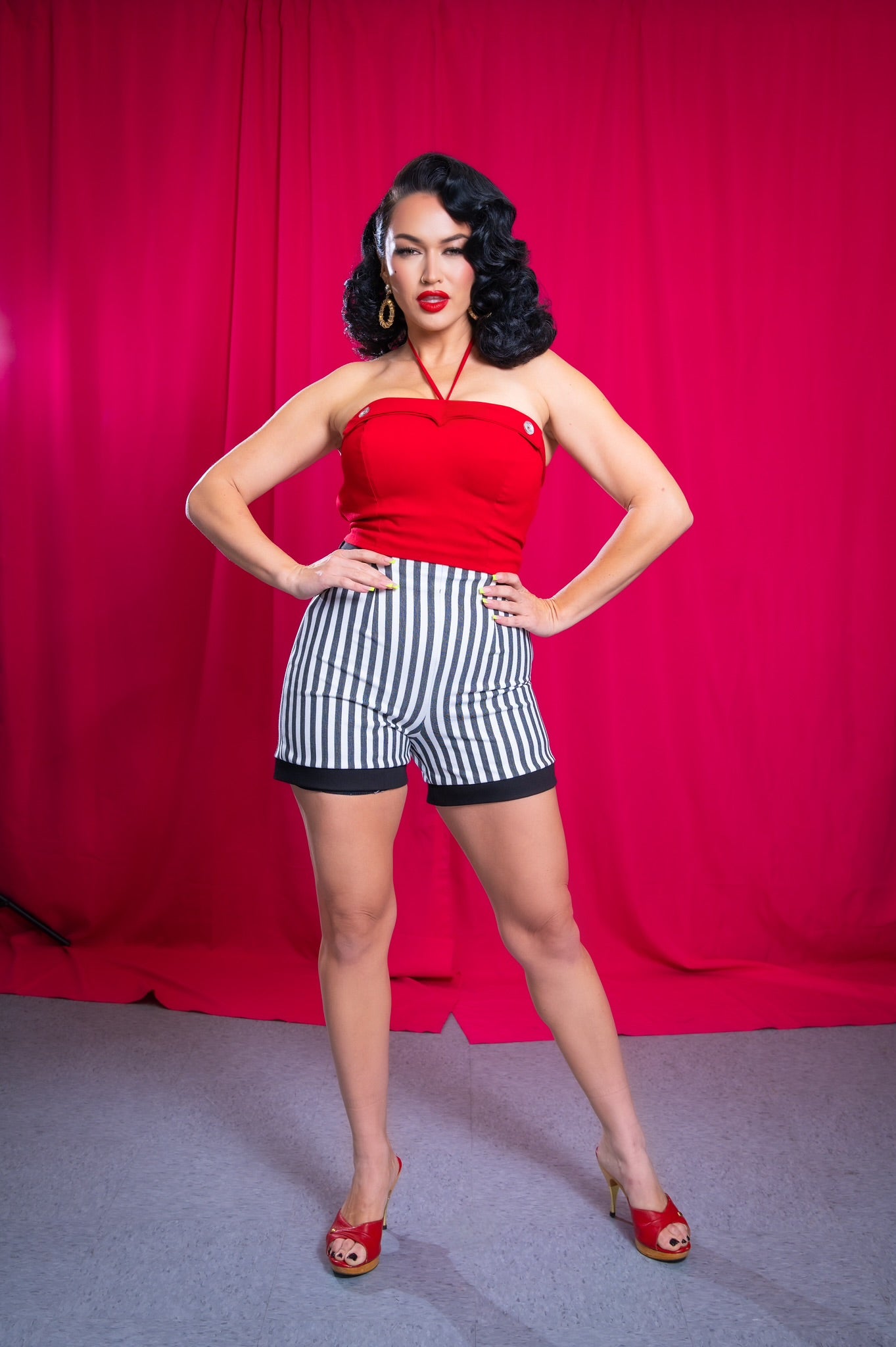 The QUEEN Sun Top in Red